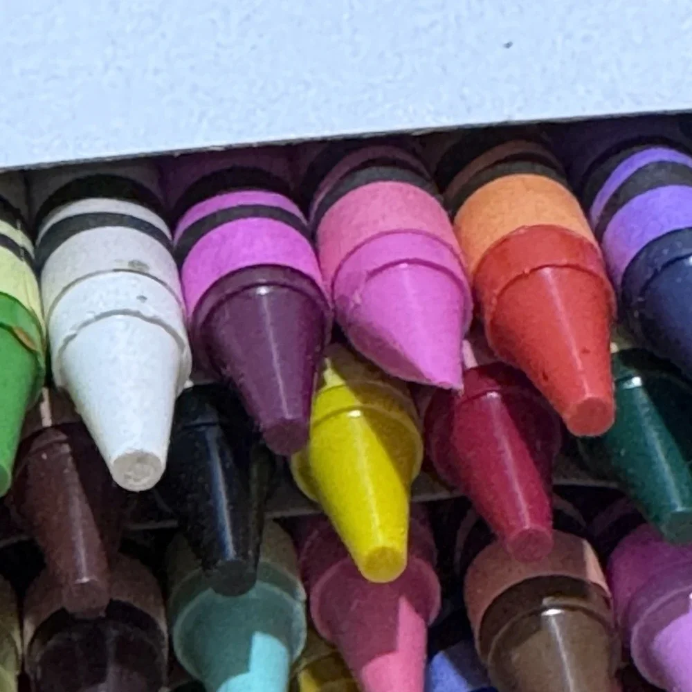Crayola 120 Box Of Crayons 120 Colors Bonus Character Tip Sharpener Inc 1 Used